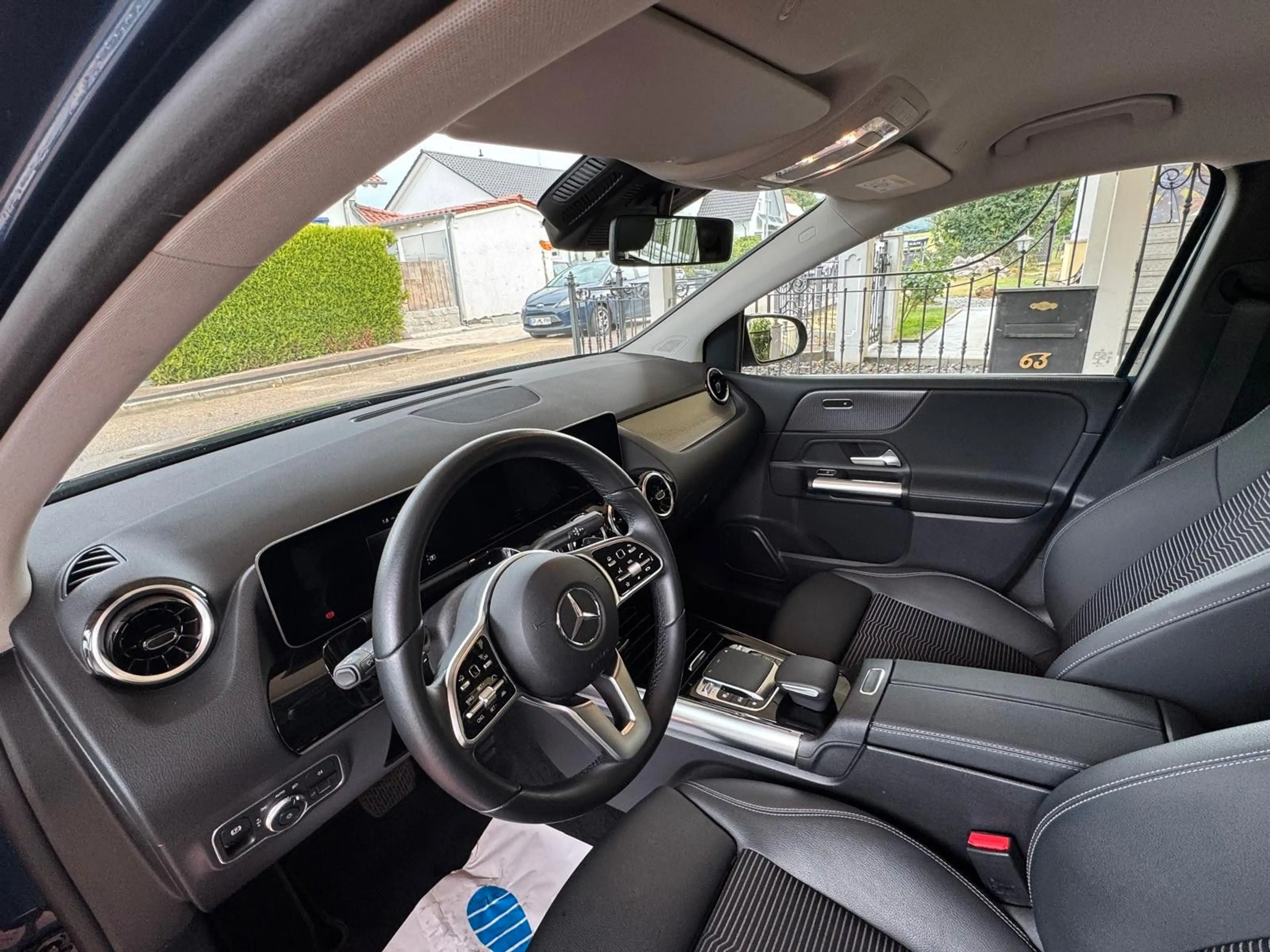 Mercedes-Benz B 220 D **ACC/VC/CAM/LED/NAVI/SHZ** — photo 9