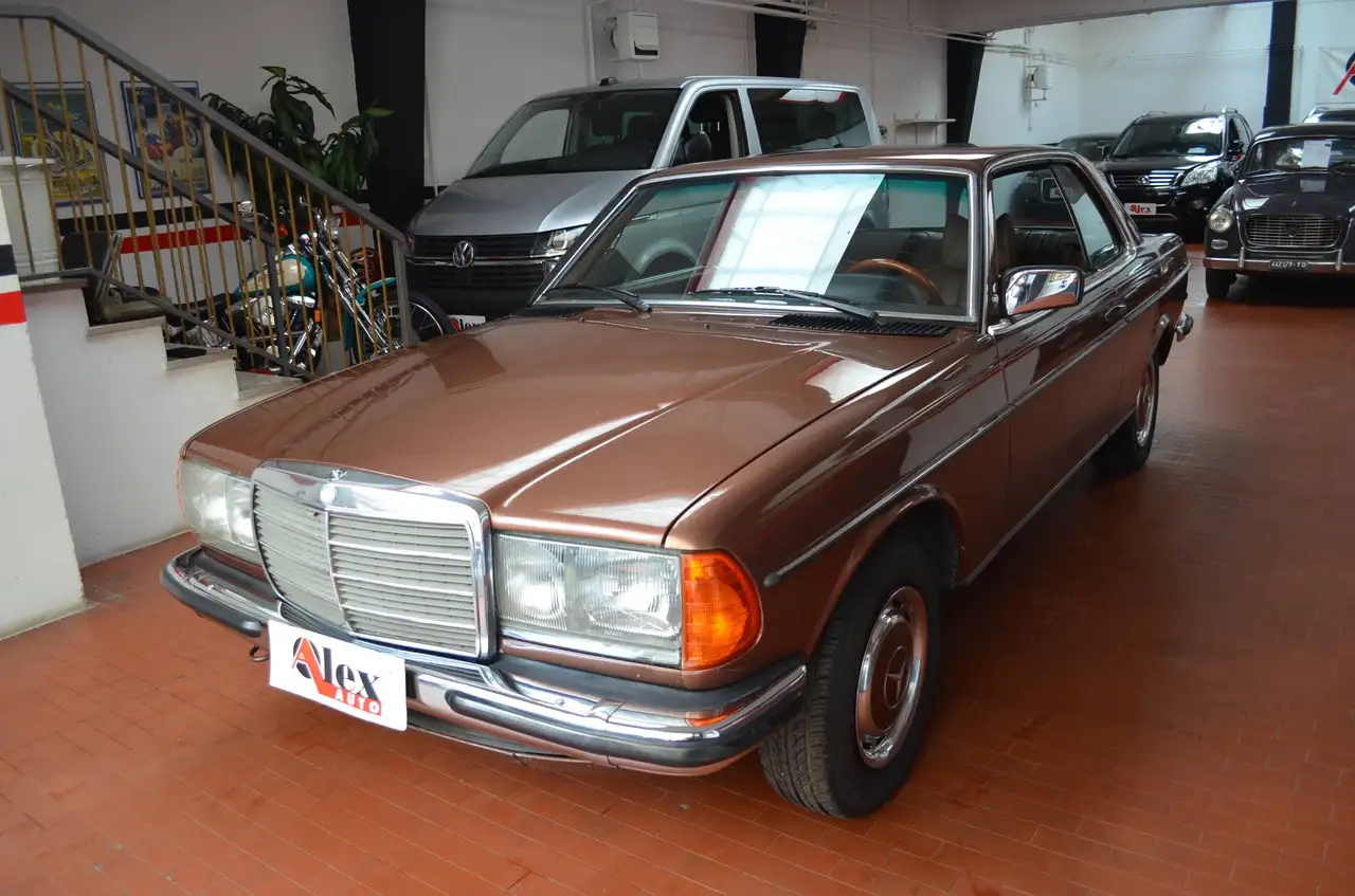 Mercedes-Benz C 230 Coupè C W123 BENZ + GPL ! A.S.I. Manuale, foto 2