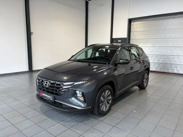 Hyundai Tucson view 3