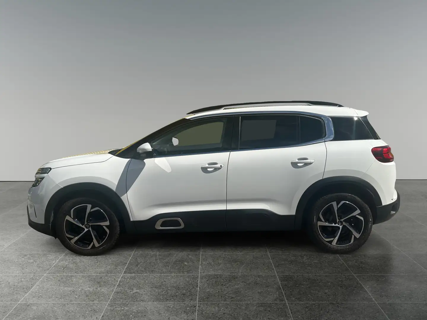 Citroen C5 Aircross 180 s&s Shine EAT8 Aut. inkl Winterräder und Navi Weiß - 2