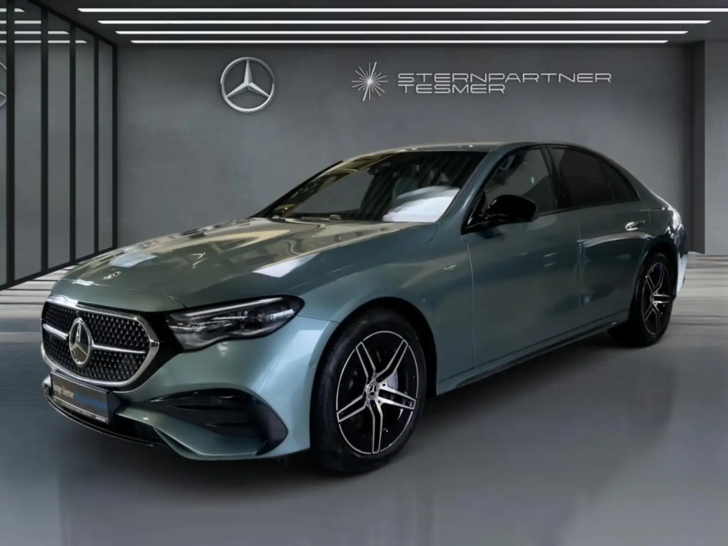 Mercedes-Benz E 300 e  AMG+Night+360°+Digital Light+Memory Silber - 1