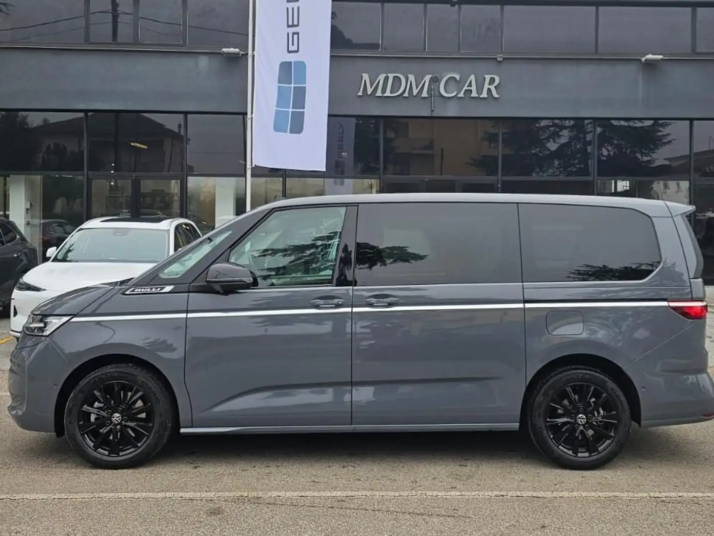 Volkswagen T7 Multivan L2 2.0 tdi Bulli Style 150cv DSG 7p *PREZZO+IVA** Grau - 2