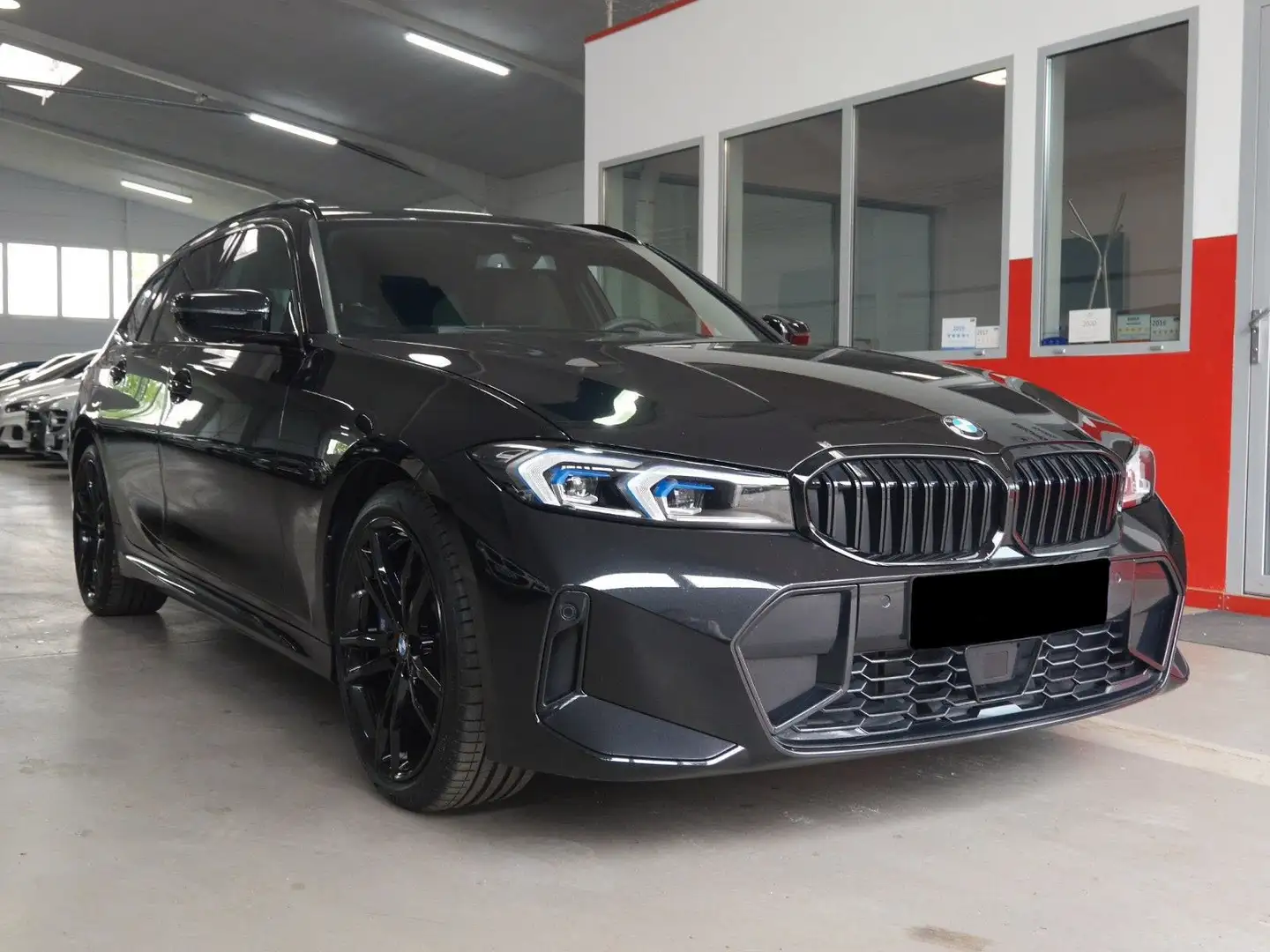 BMW 320 320dA xDrive Touring M Sport M Sport Negro - 1