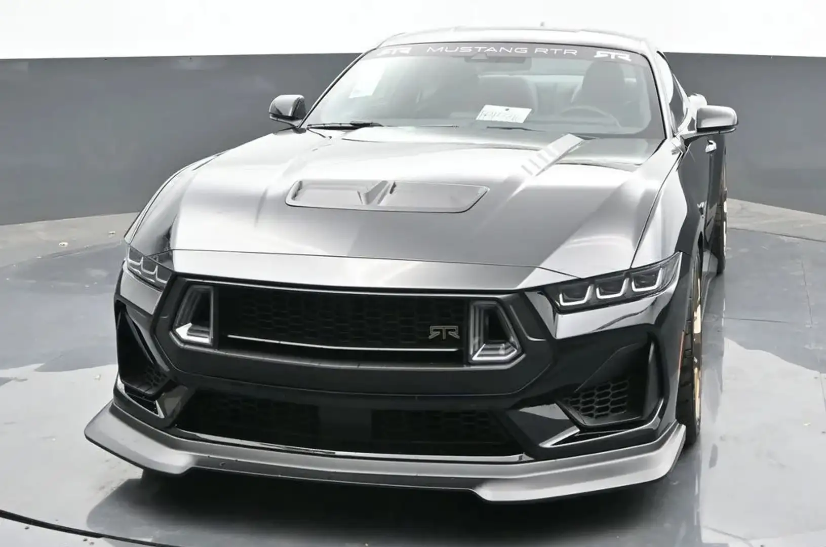 Ford Mustang Cabrio Aut. Negro - 2