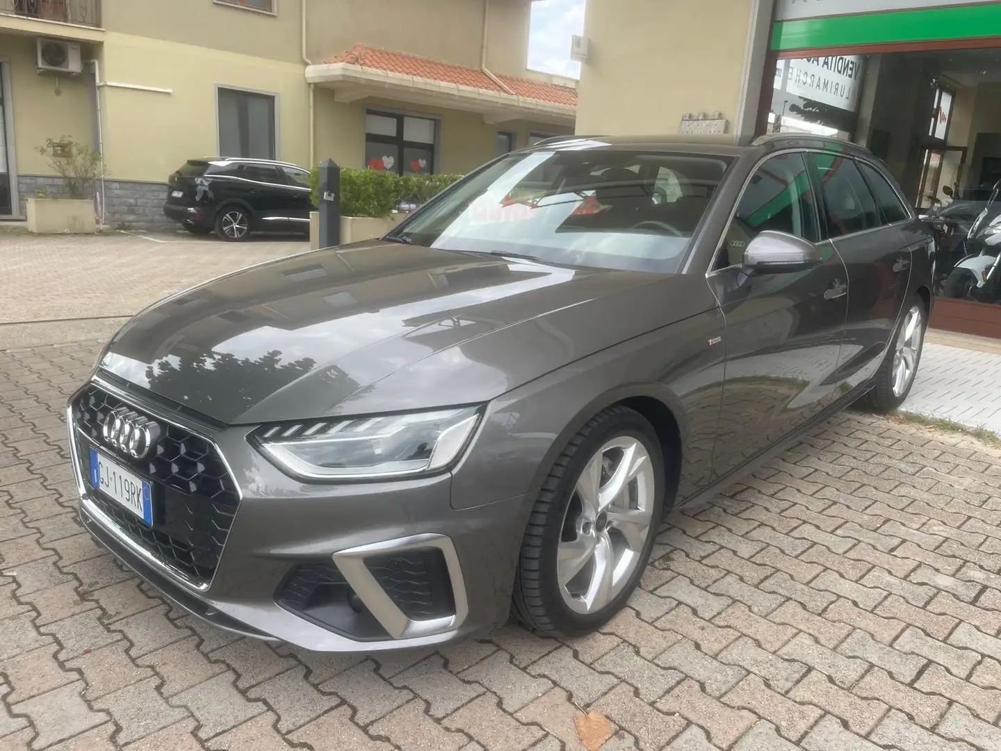 Audi A4 Avant 40 2.0 tdi mhev Business Advanced S-tronic Grigio - 1