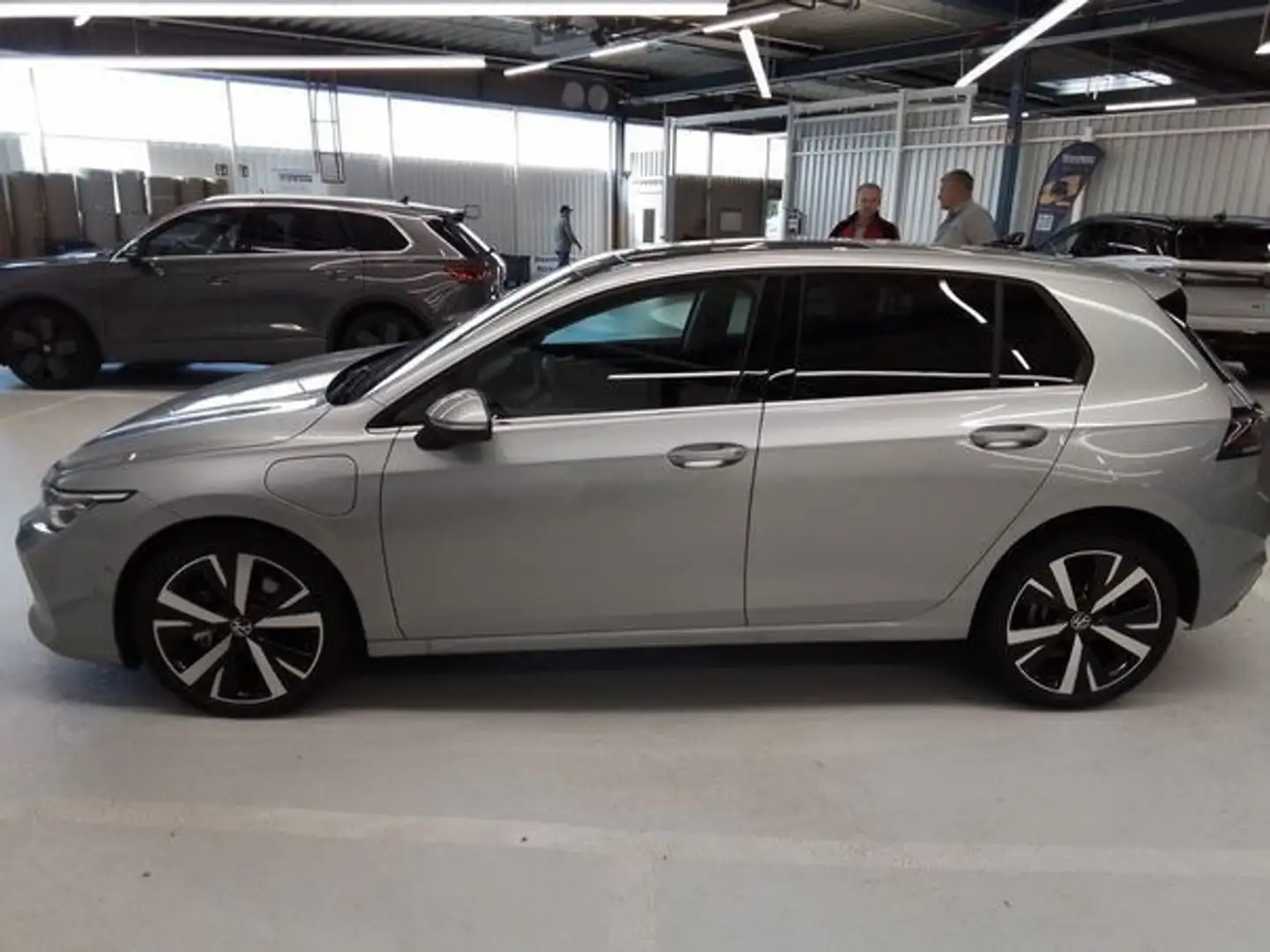 Volkswagen Golf 1.5 eHybrid OPF DSG Style Silber - 2