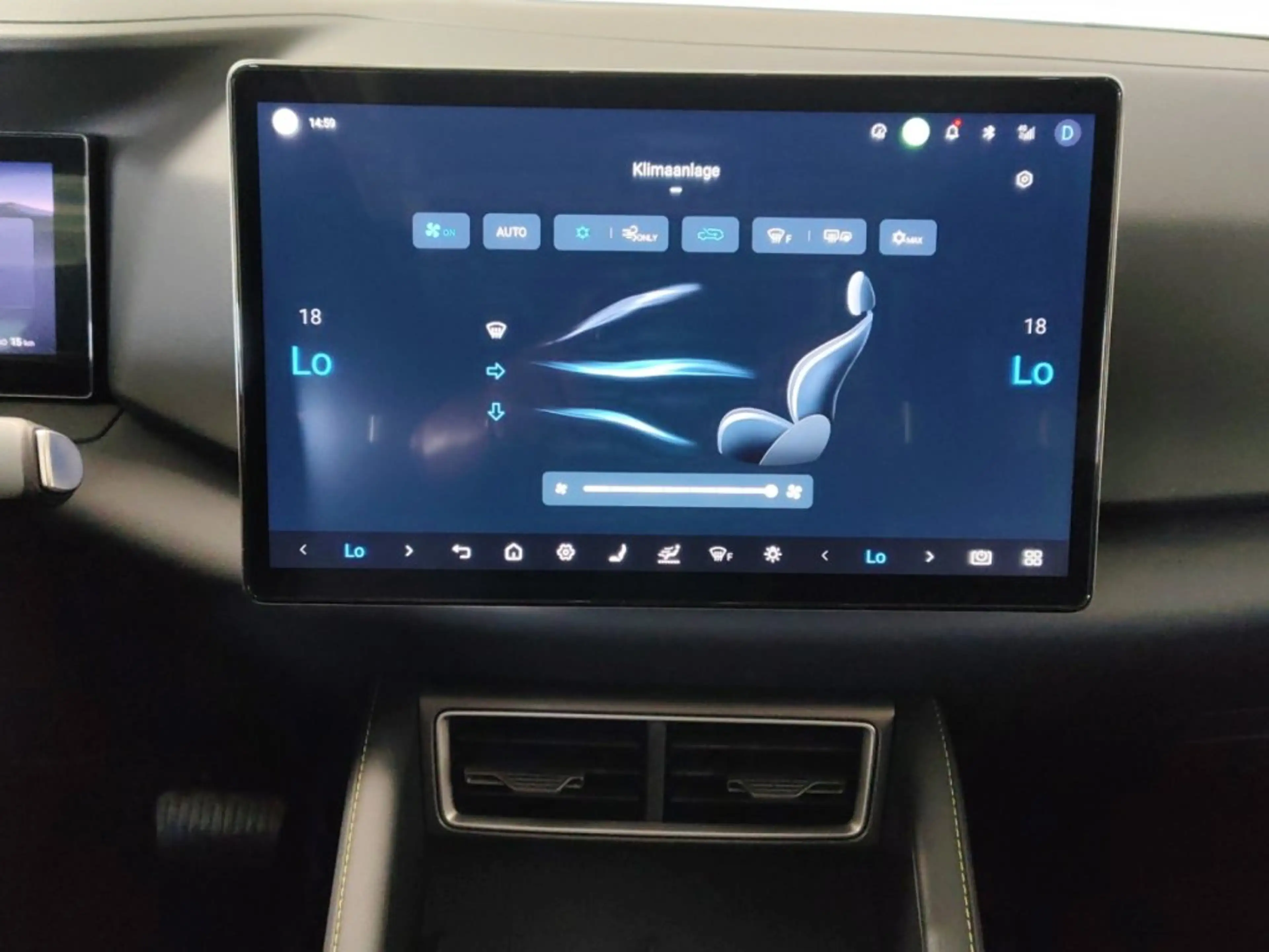 BYD Atto 2 DM-i Boost — photo 11