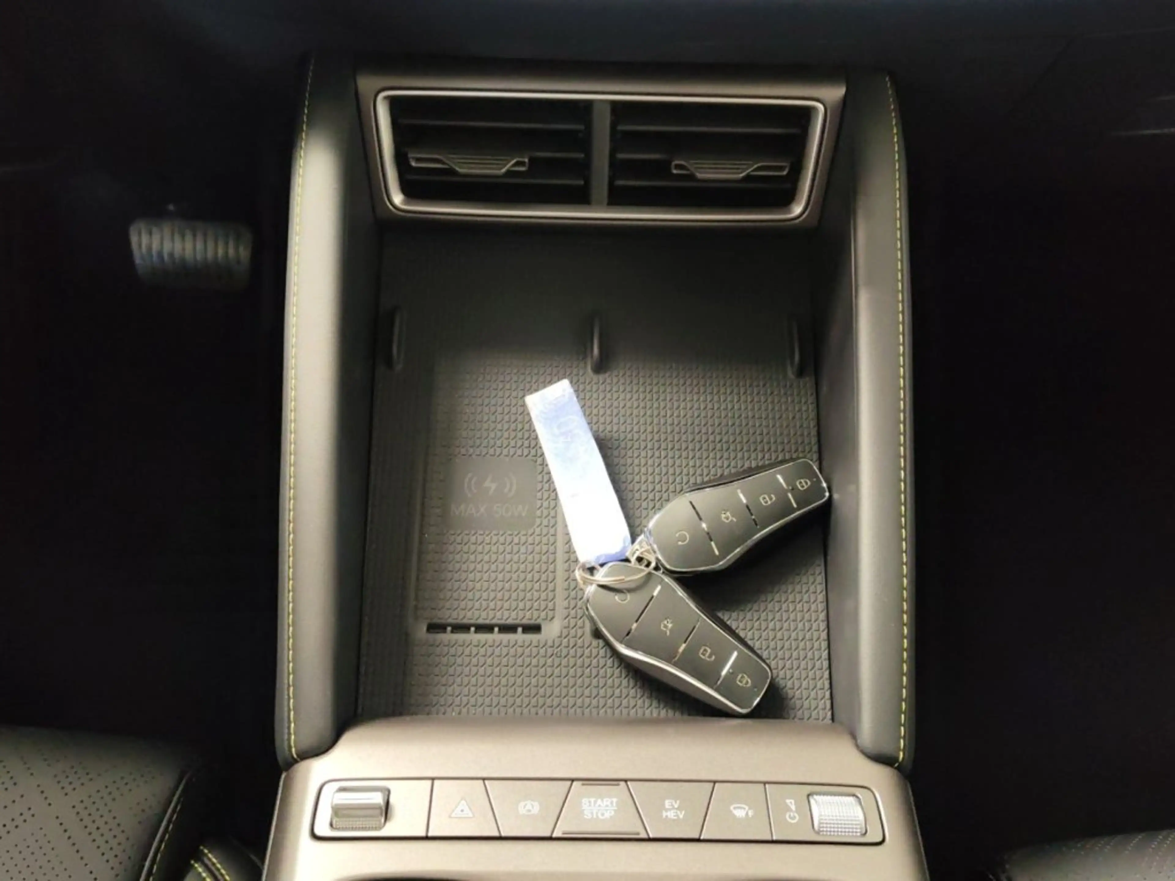 BYD Atto 2 DM-i Boost — photo 10
