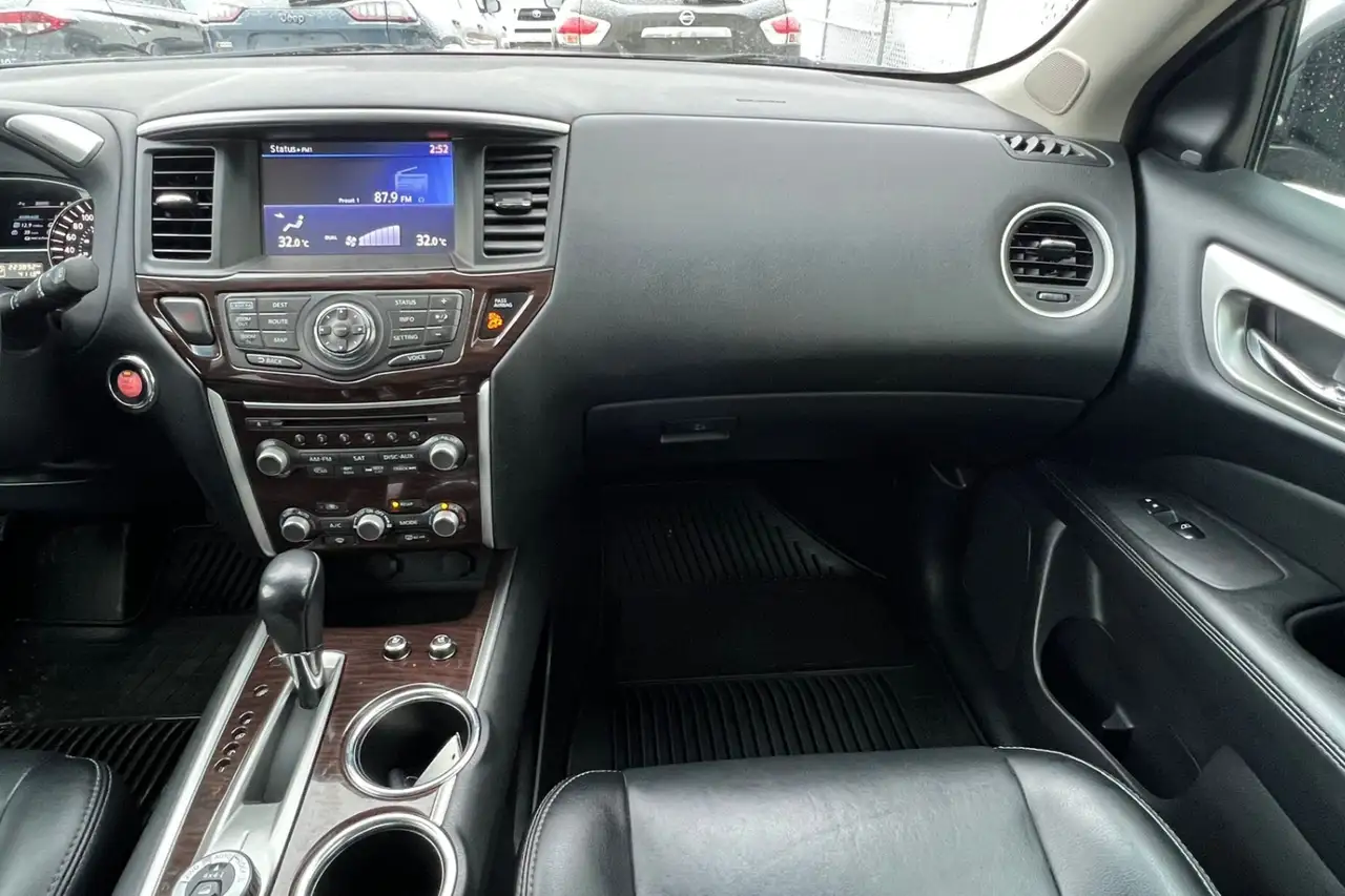 Nissan Pathfinder fotografie Nissan Pathfinder