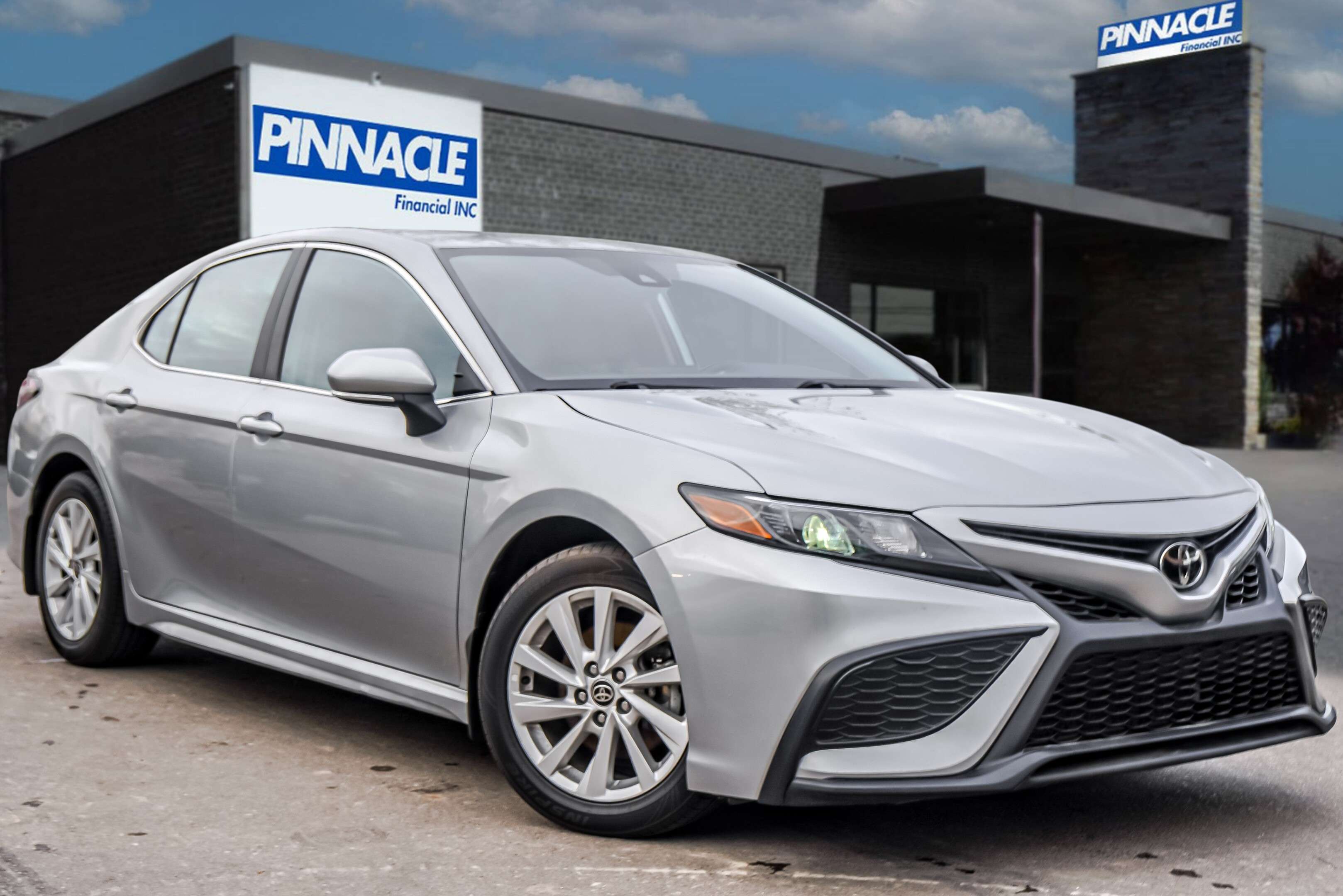 2023 Toyota Camry SE|LEATHER|BACKUP|NAVI|LANEASSIST|ALLOYS|LOADED