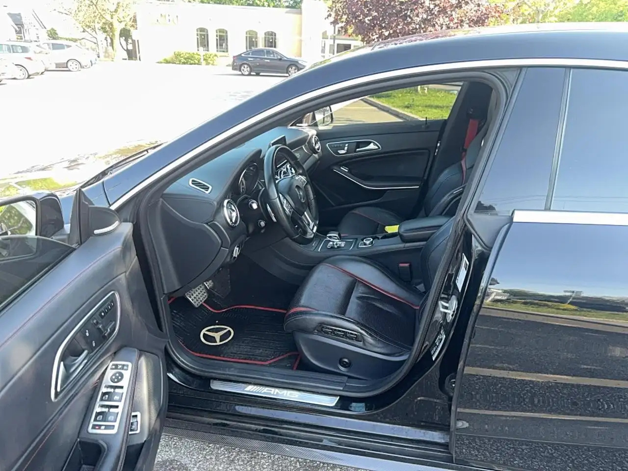 Mercedes-Benz CLA снимка Mercedes-Benz CLA