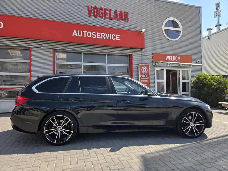 BMW 318 3-serie Touring 318i Centennial Executive — photo 8