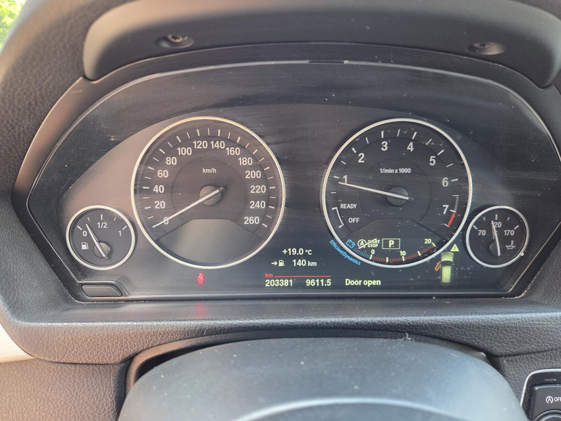 BMW 318 3-serie Touring 318i Centennial Executive — photo 11