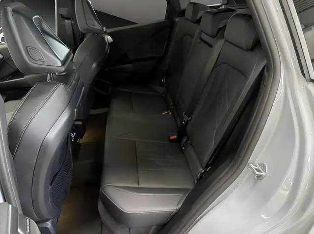 BMW X3 view 9