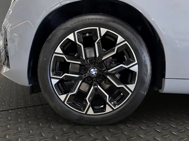 BMW X3 view 6