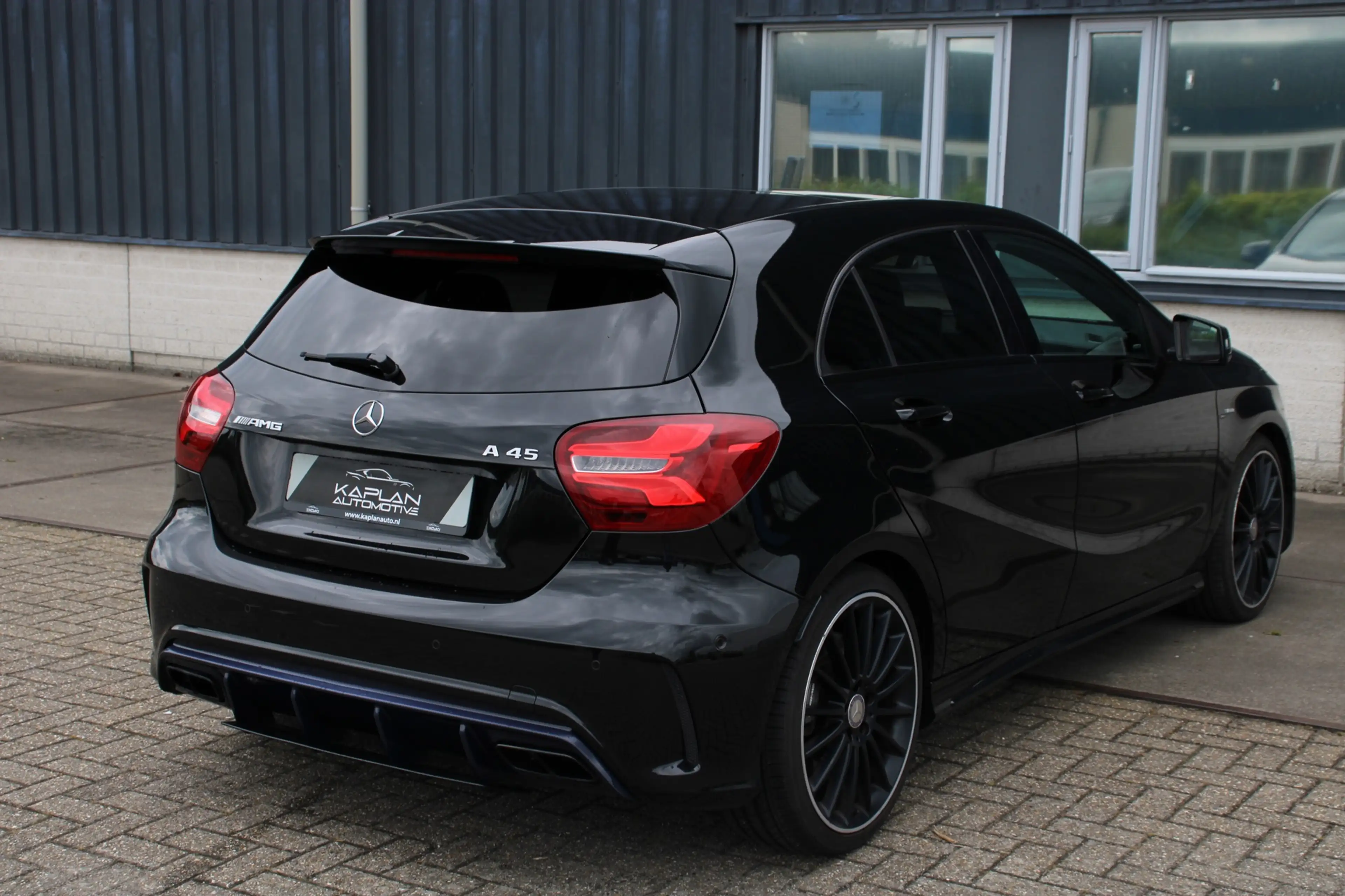 Mercedes-Benz A 45 AMG 4MATIC Sport Pano Harman Kardon Leder KeyLess Stoe — photo 3