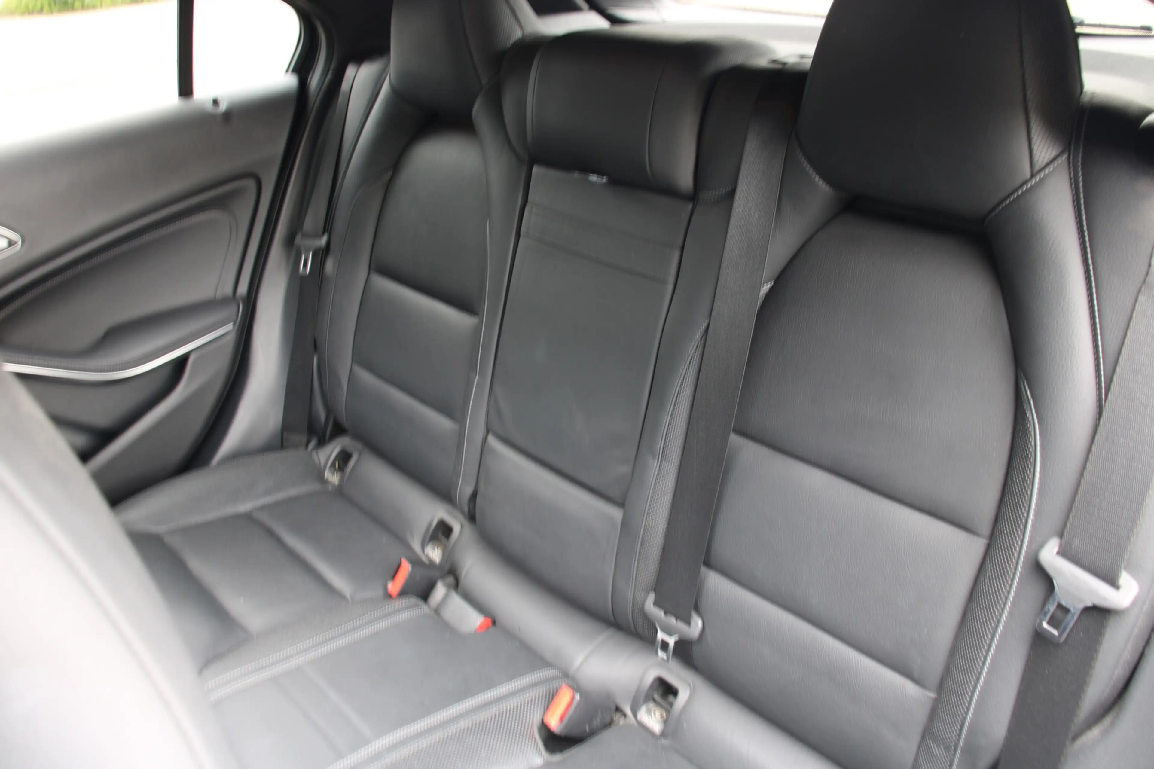 Mercedes-Benz A 45 AMG 4MATIC Sport Pano Harman Kardon Leder KeyLess Stoe — photo 7
