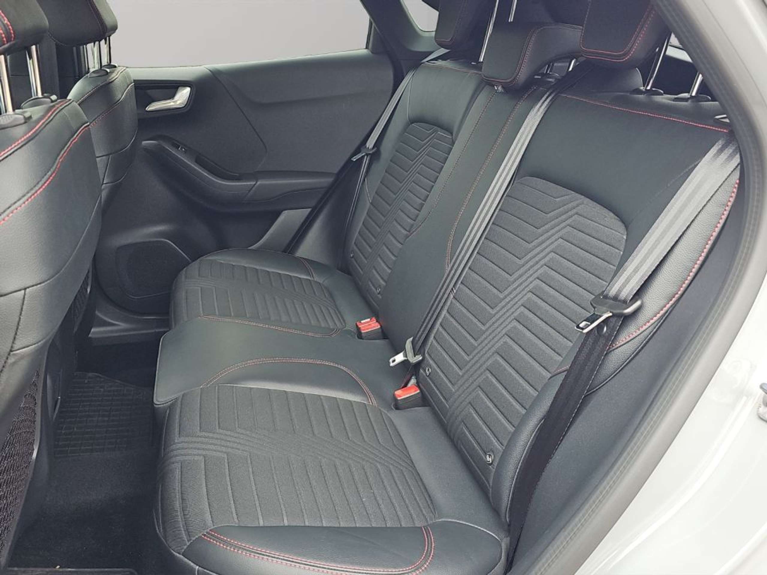 Fahrzeugabbildung Ford Puma ST-LINE X 1.0 Ltr. 155 PS*19-ZOLL*LED* - mit KI generiert/bearbeitet