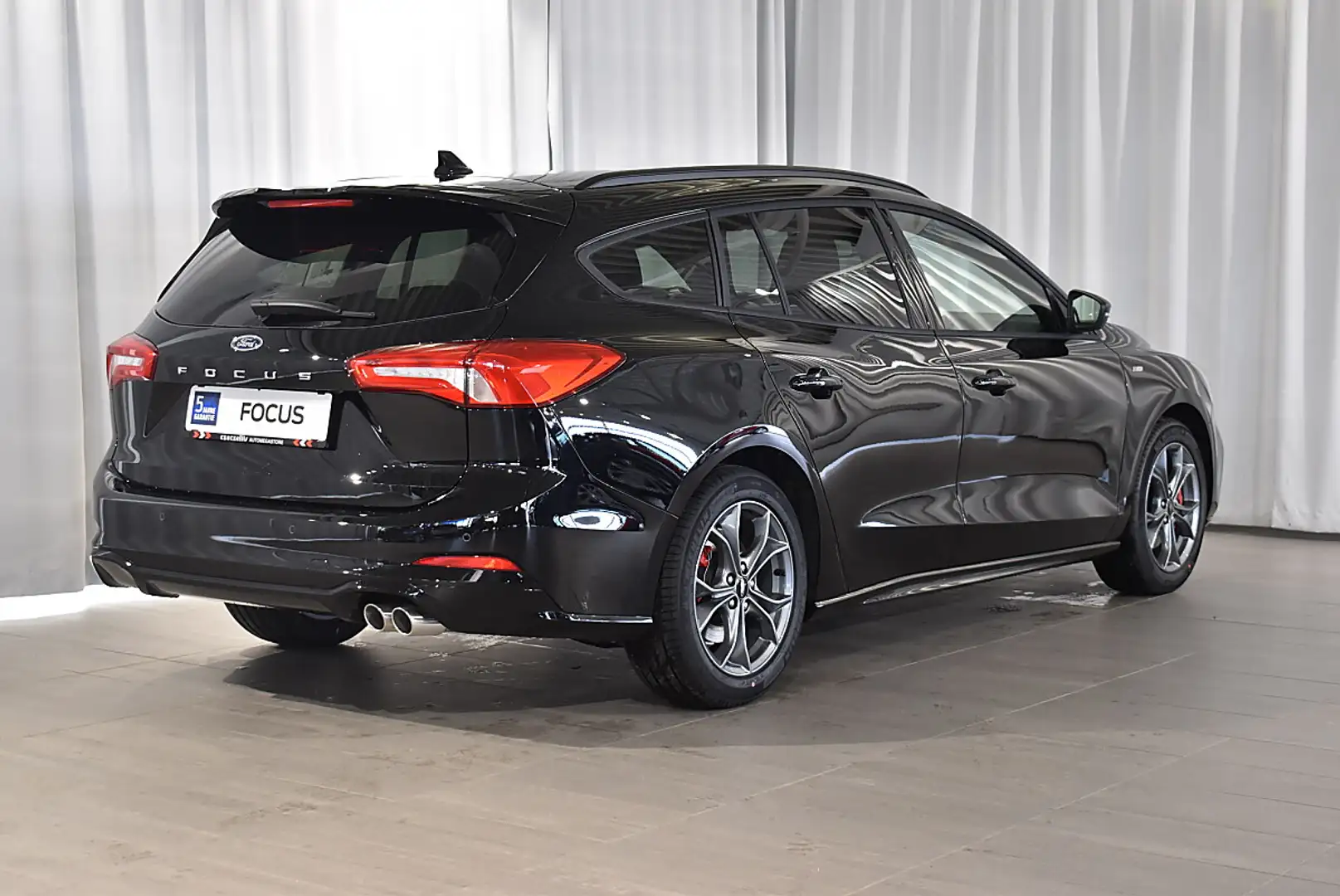 Ford Focus Traveller 1,0 EcoBoost ST-Line Schwarz - 2
