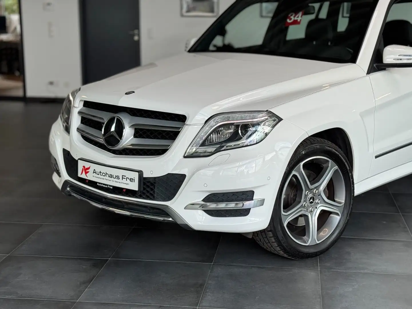 Mercedes-Benz GLK 200 Sport *AHK*Bi-Xenon*2.Hand*Unfallfrei* Weiß - 1