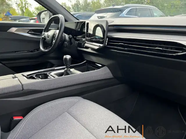 Renault Austral view 14