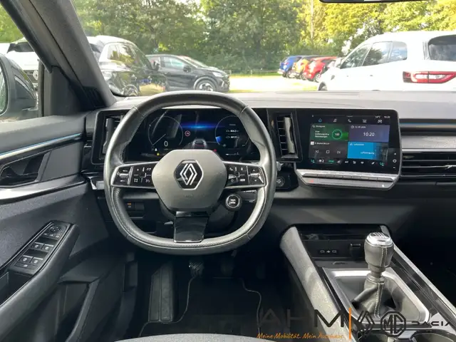 Renault Austral view 15