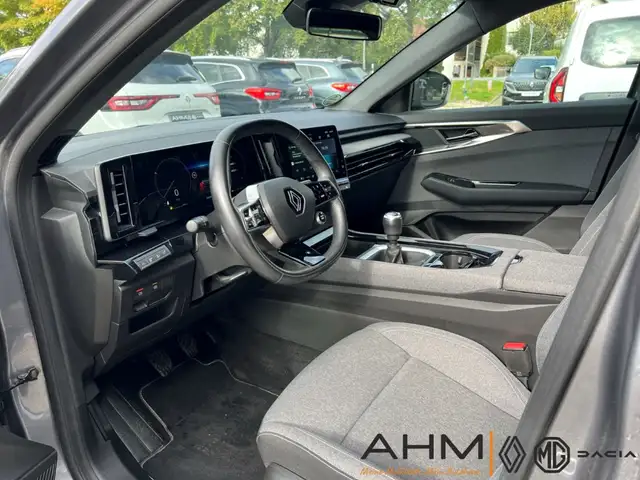 Renault Austral view 10