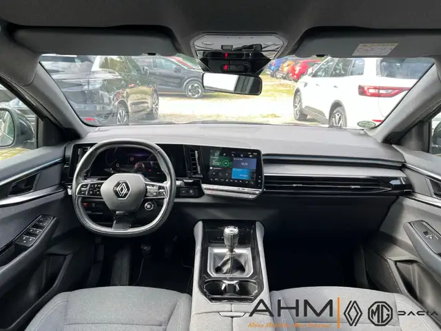 Renault Austral view 13
