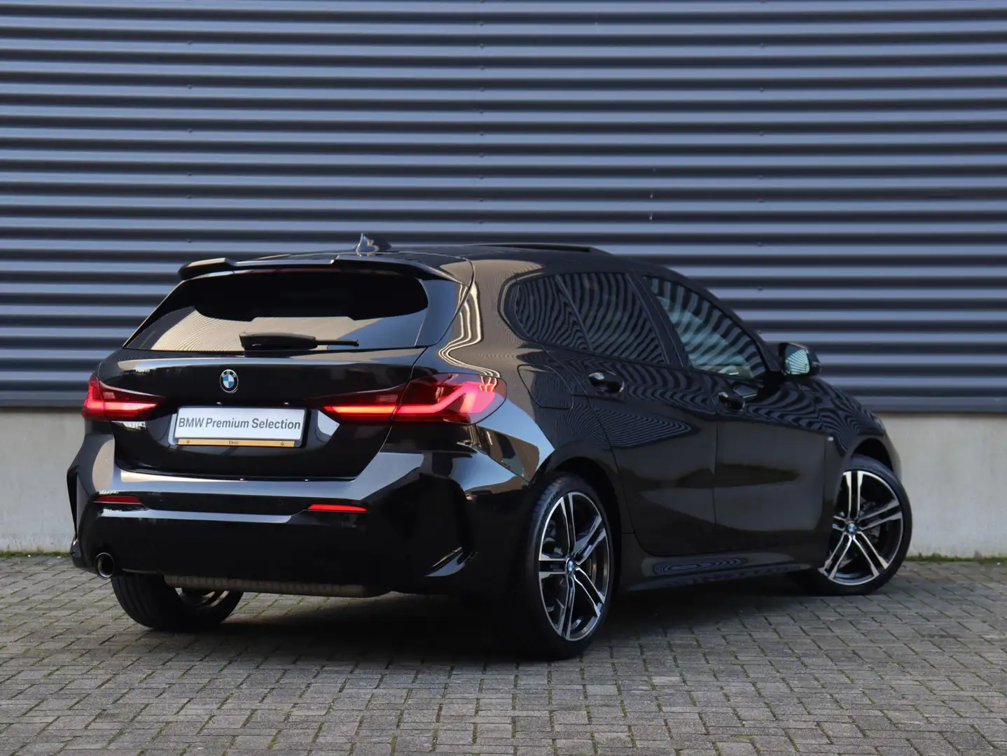 BMW 118 1-serie 118i | Executive | M Sportpakket | Panodak Noir - 2