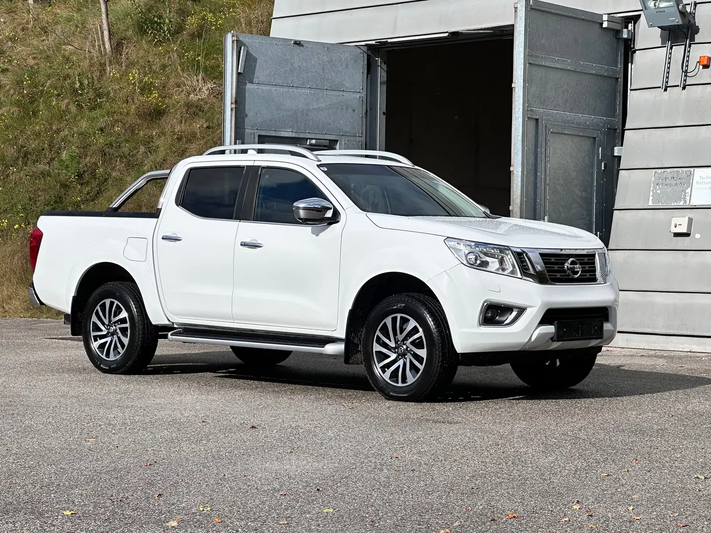 Nissan Navara Tekna Double Cab 4x4 / 3,5t AHK / Leder / Klima Weiß - 2