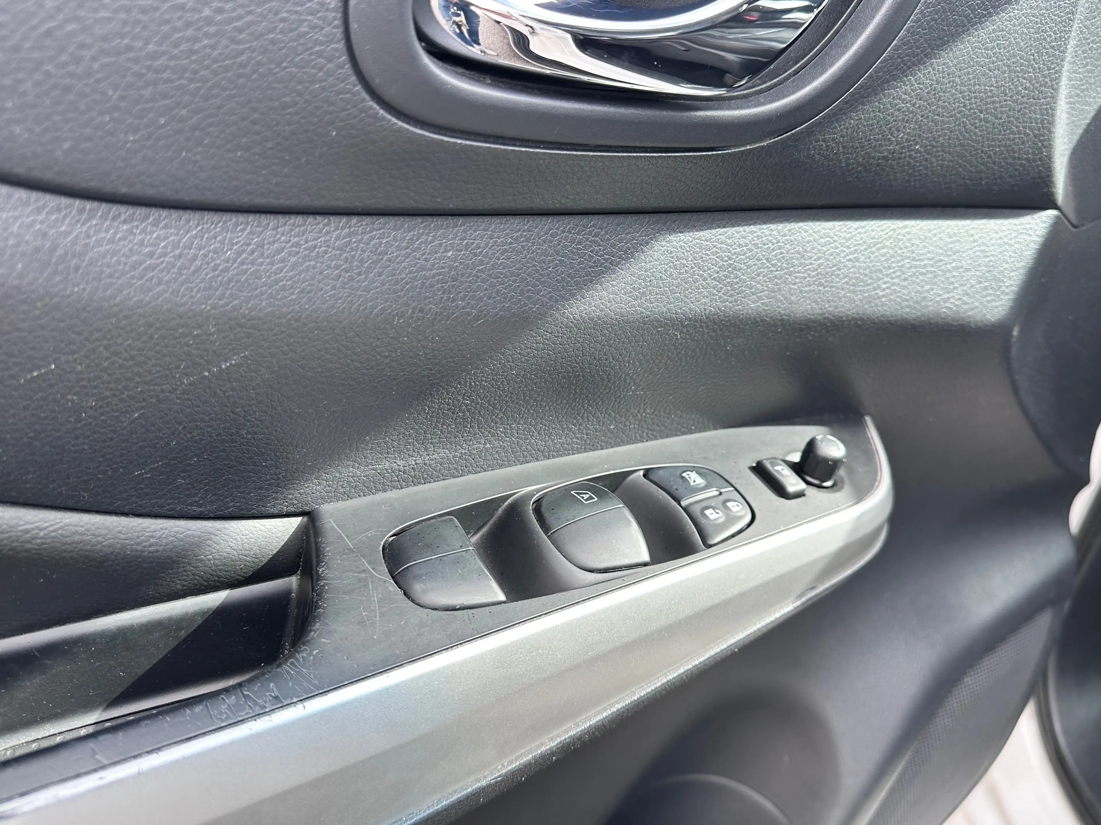 Nissan Navara Tekna Double Cab 4x4 / 3,5t AHK / Leder / Klima — photo 8