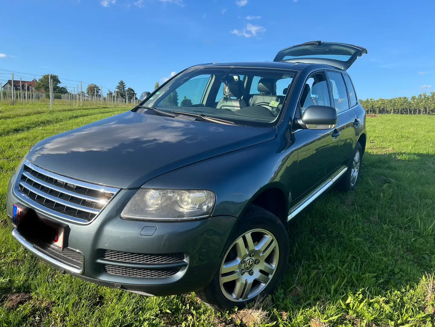 Volkswagen Touareg 3,0 V6 TDI Kraft trifft Eleganz! Grau - 2