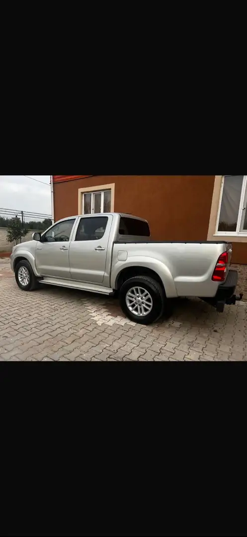 Toyota Hilux FULL OPTION - 2