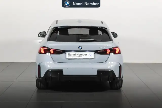 BMW 1 Series view 4