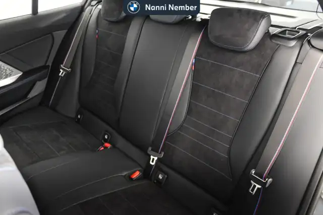 BMW 1 Series view 14