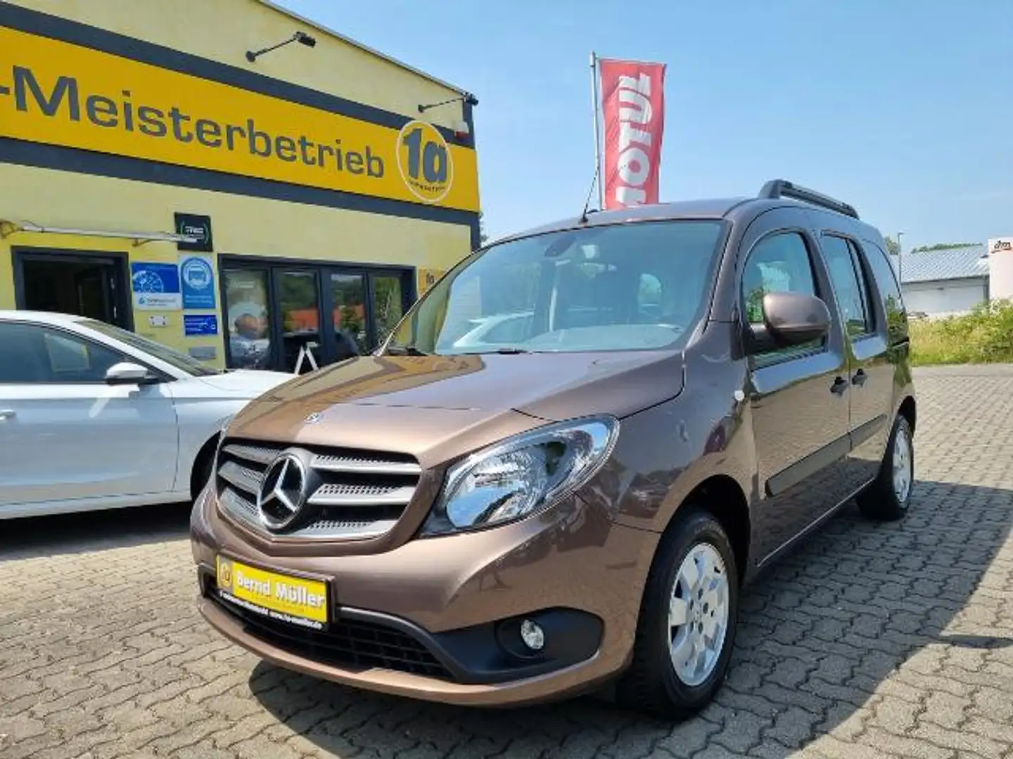 Mercedes-Benz Citan 111 CDI Tourer Edition Kombi 1. Hand ALU Kamera SH Barna - 2
