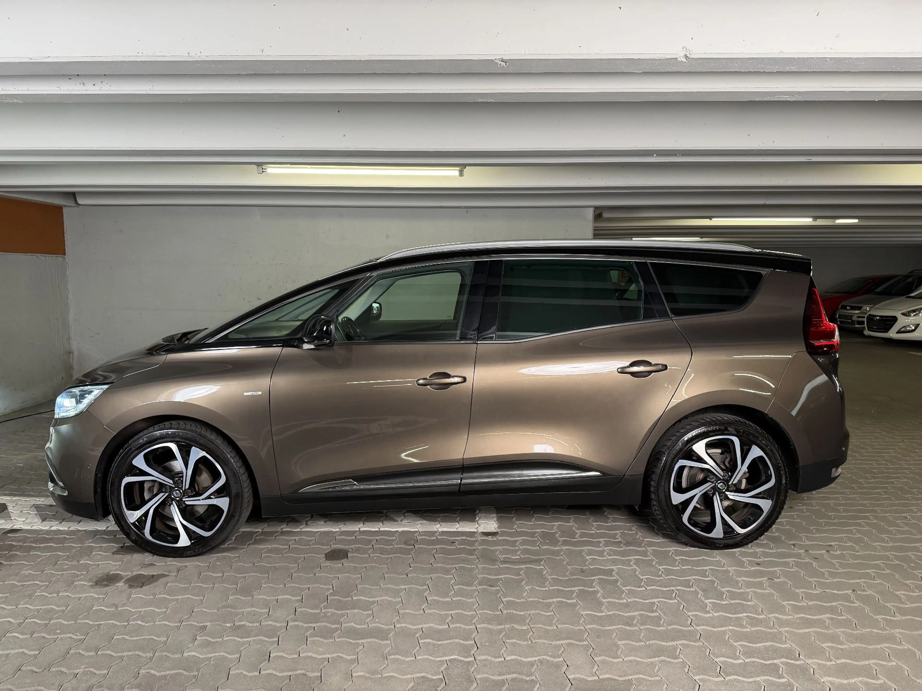Renault Grand Scenic Tce 130 BOSE — photo 3