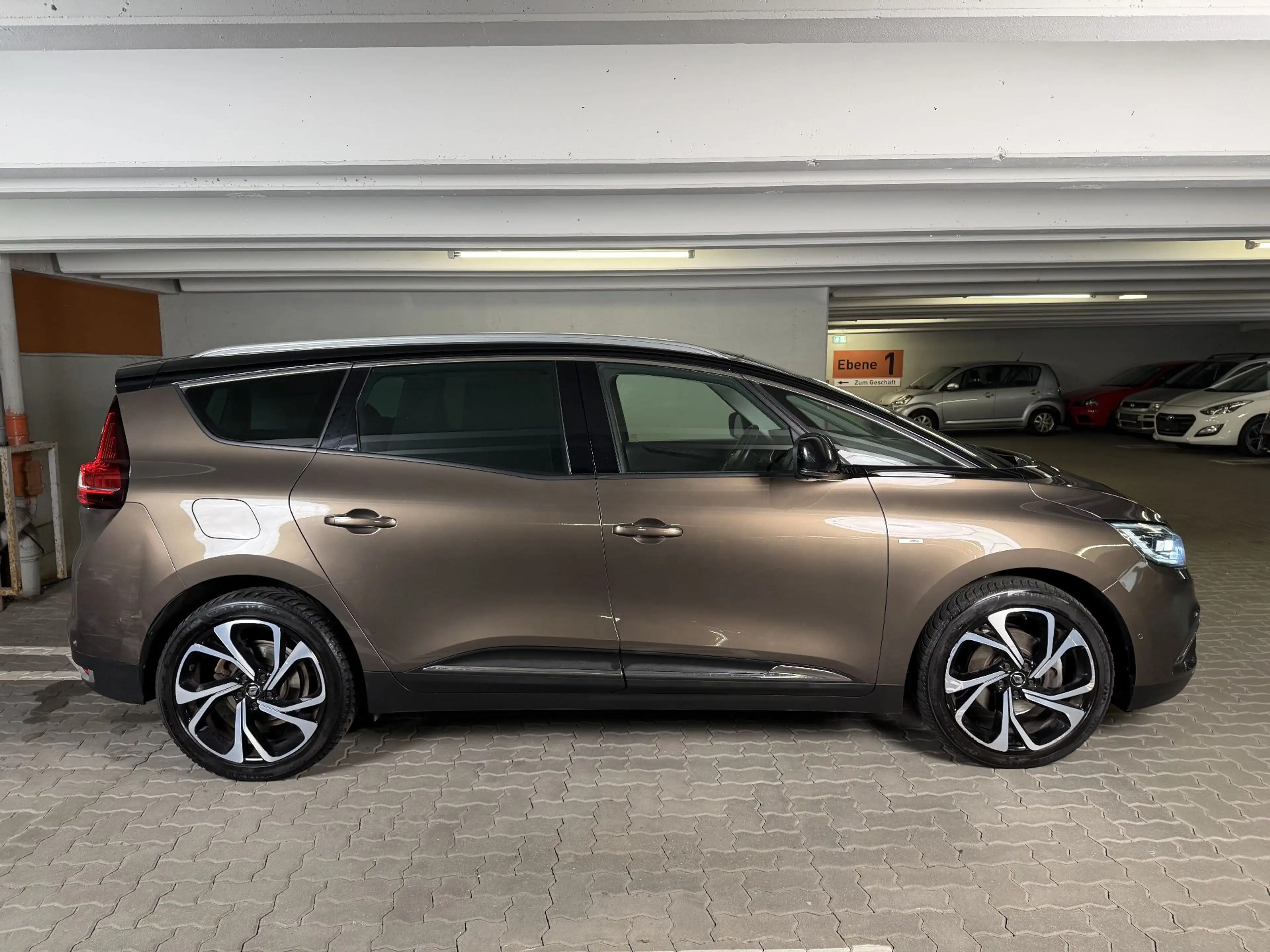 Renault Grand Scenic Tce 130 BOSE — photo 4