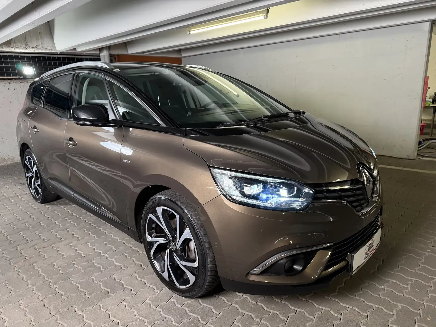 Renault Grand Scenic Tce 130 BOSE Braun - 2