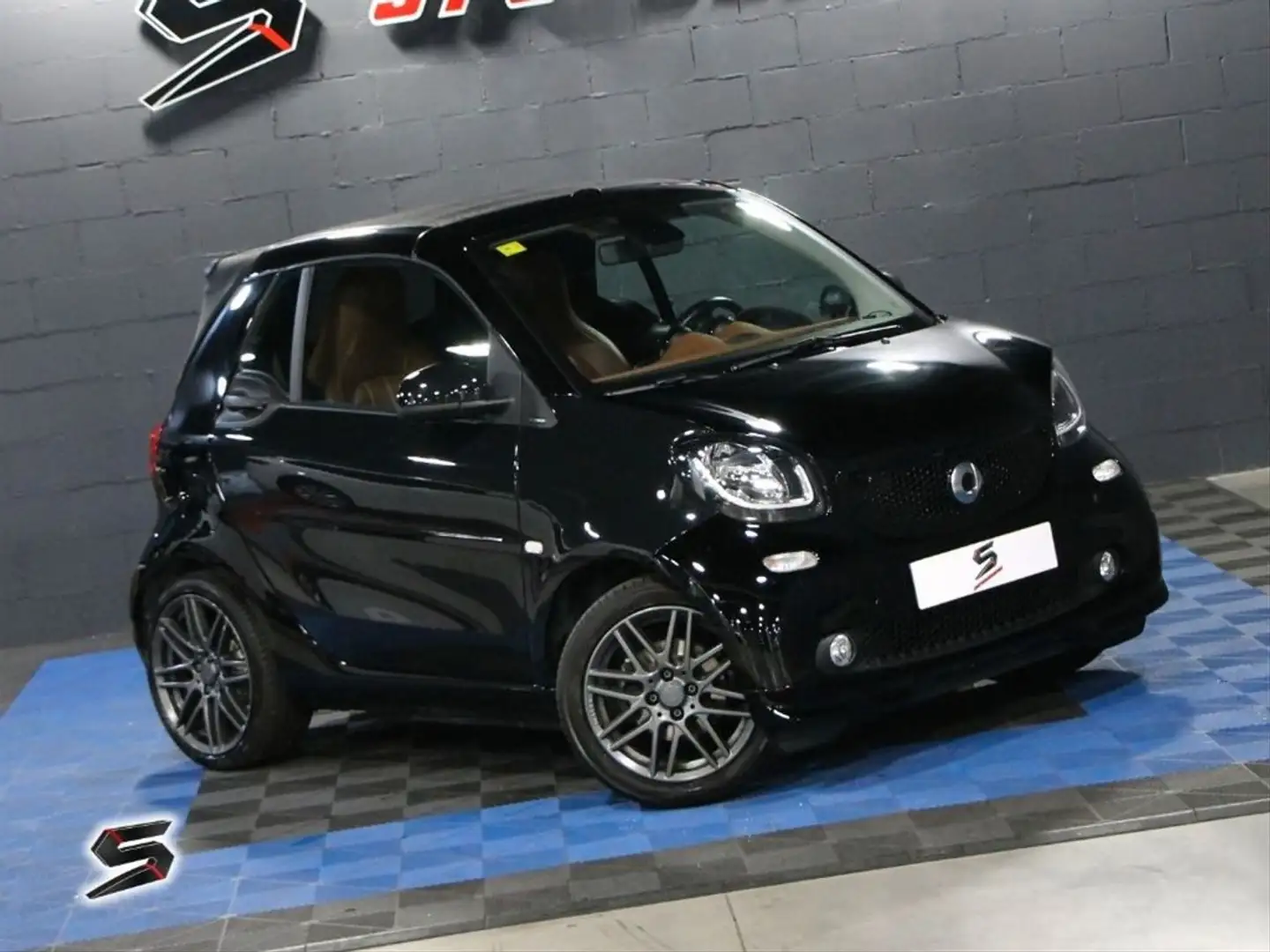 smart forTwo 0.9 66kW 90CV CABRIO Negro - 2