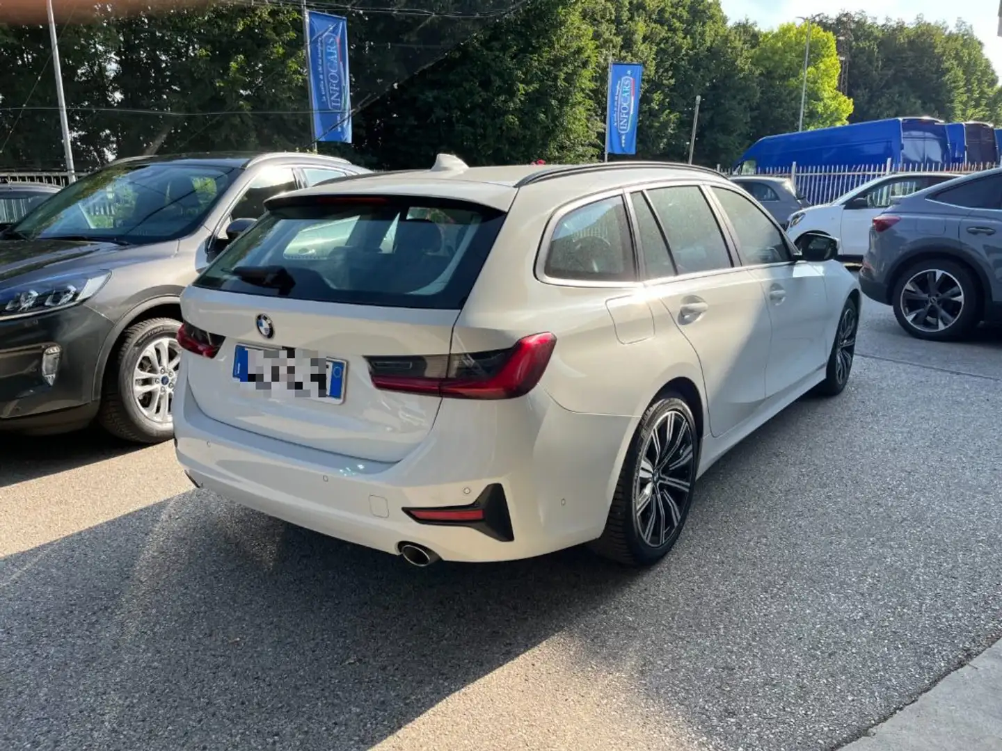 BMW 318 d Touring Business Advantage aut. PROMO! Blanc - 2