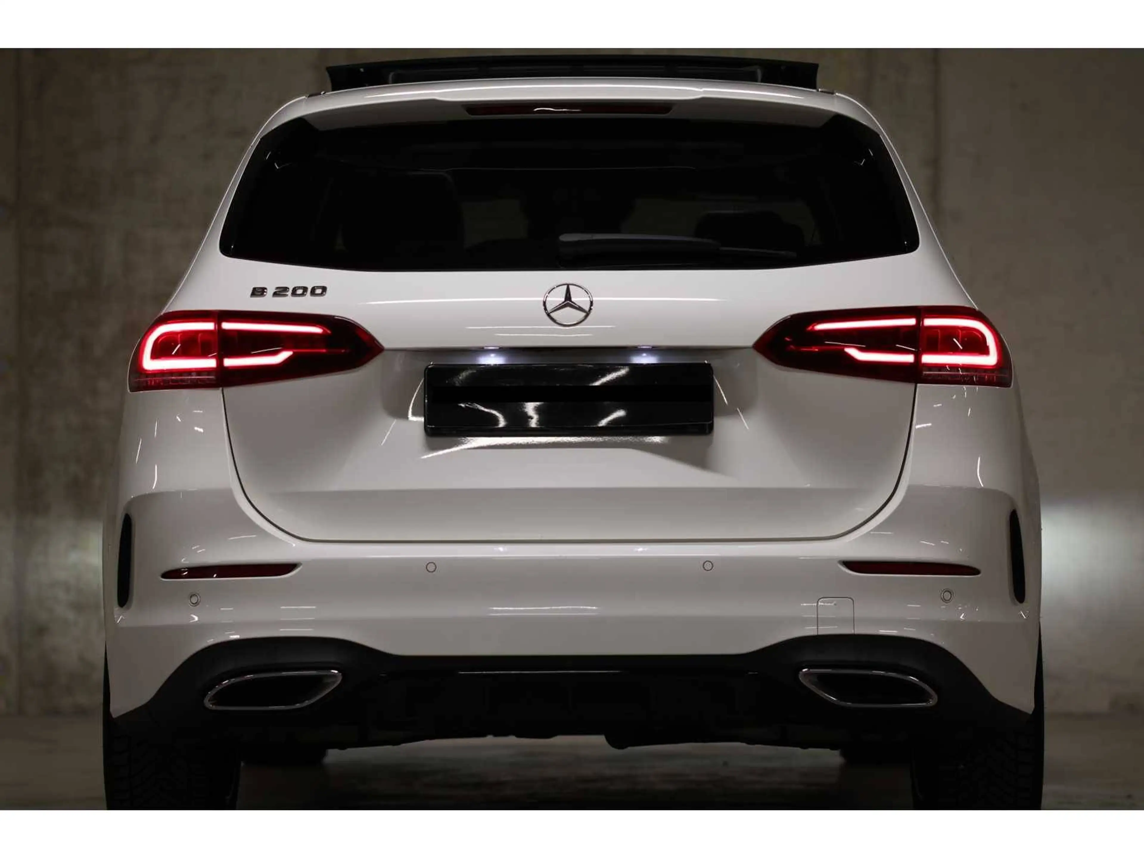 Mercedes-Benz B 200 B 200 7G-DCT AMG Line — photo 13