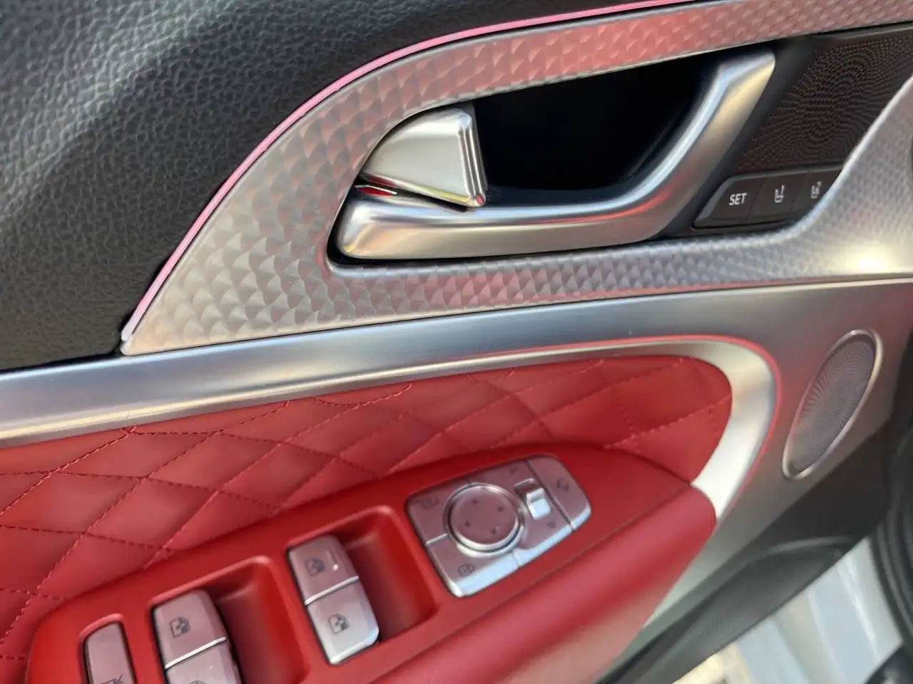 Genesis G70 снимка Genesis G70