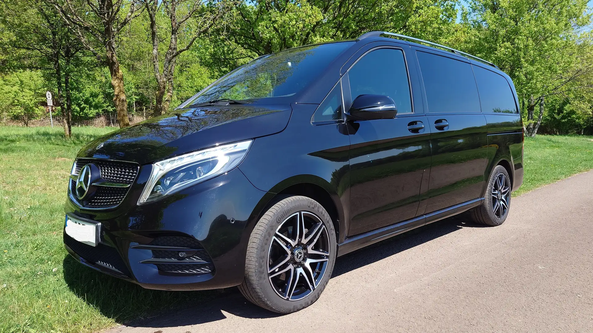 Mercedes-Benz V 300 V 300 d lang 4Matic 9G-TRONIC Avantgarde Edition 2 Zwart - 1