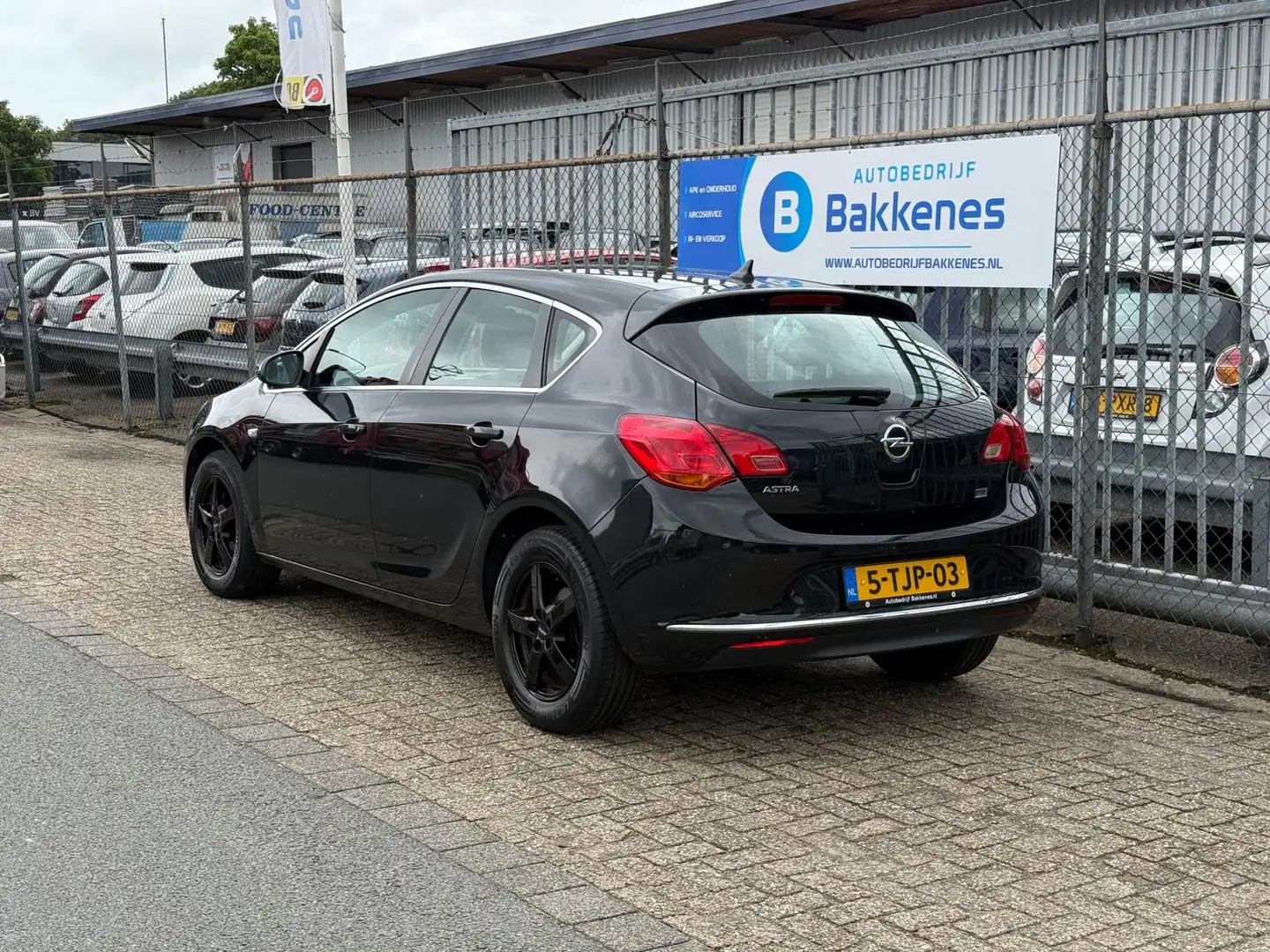 Opel Astra 1.4 Business + | Airco | Cruise | Navi Zwart - 2