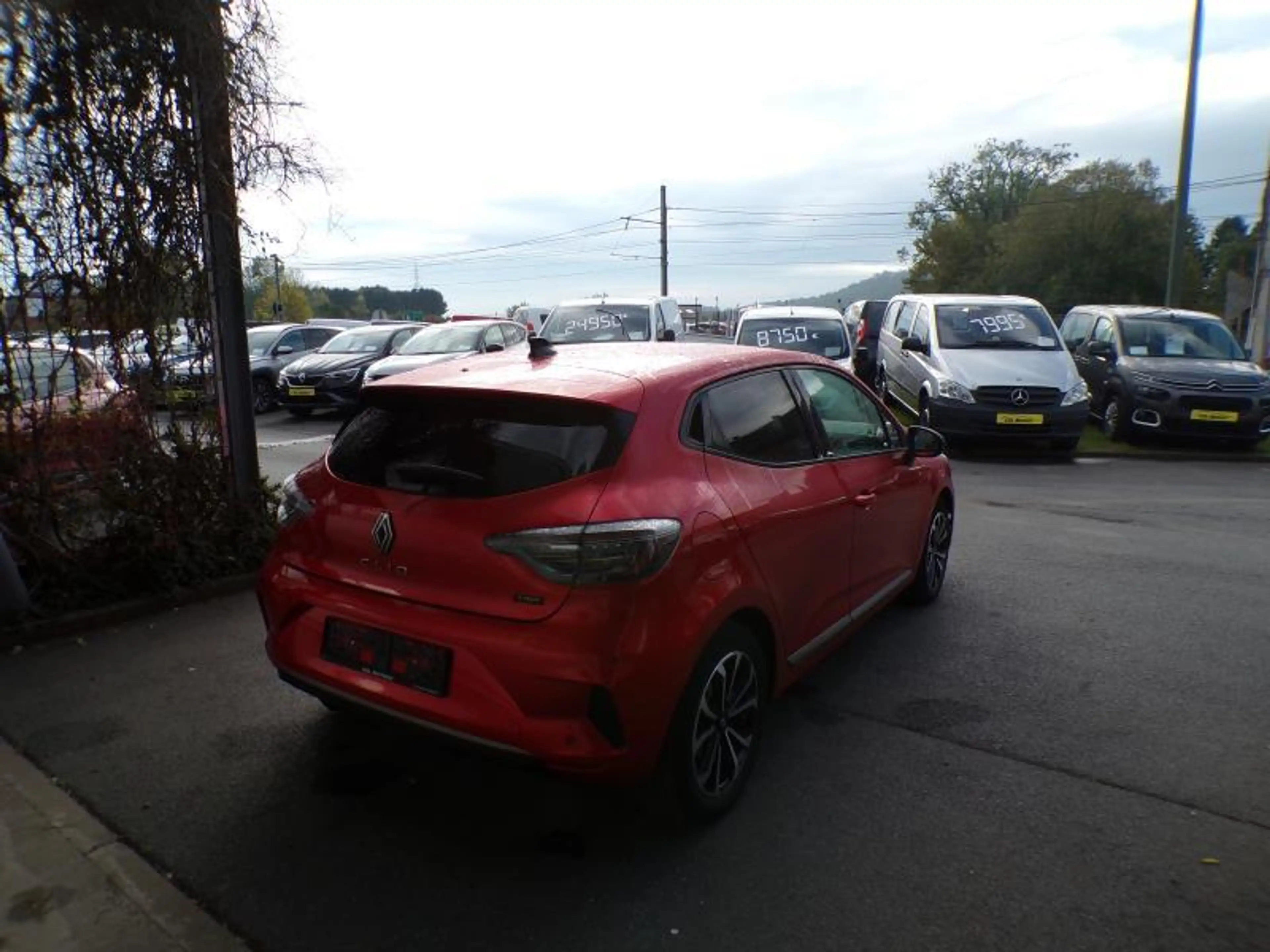 Renault Clio 1.6 Hybride 94cv Rouge 35839km 01/24 b.auto — photo 4