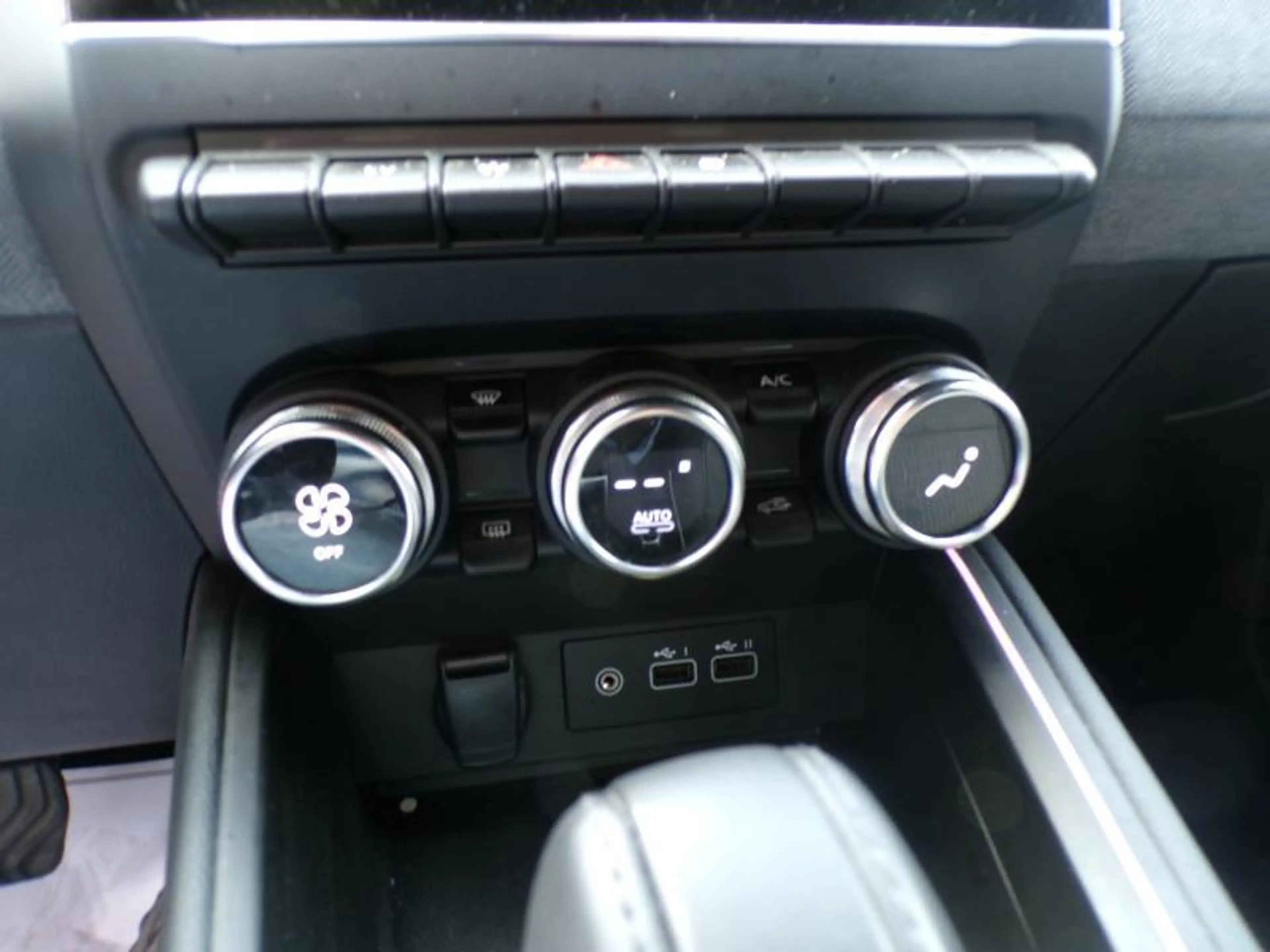 Renault Clio 1.6 Hybride 94cv Rouge 35839km 01/24 b.auto — photo 13