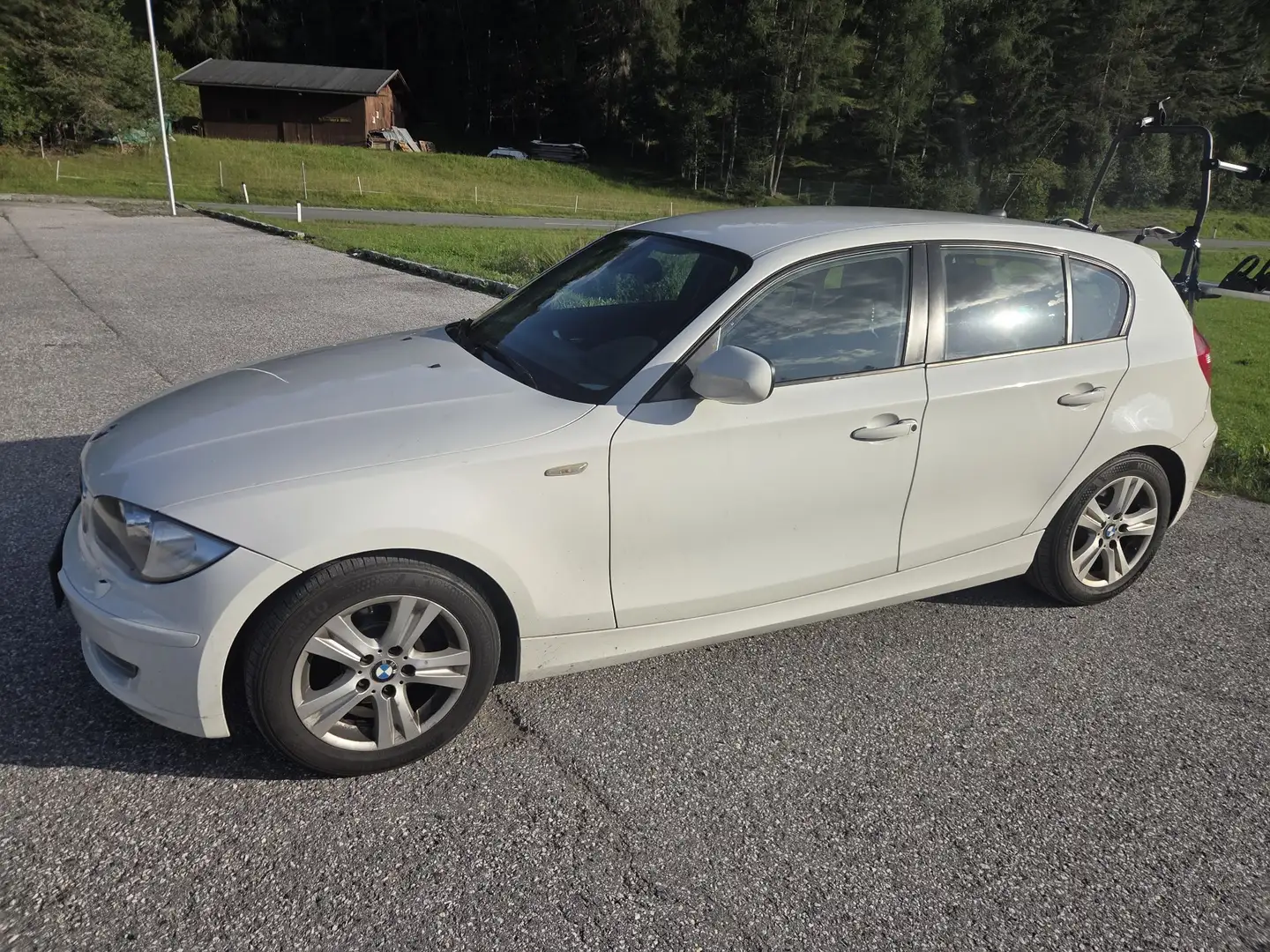 BMW 118 118d Weiß - 2