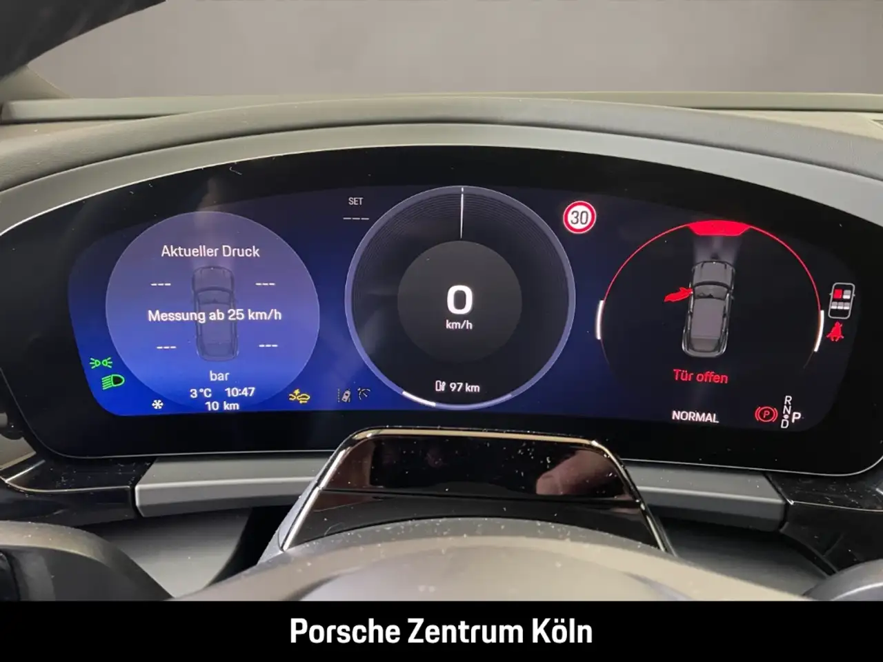 Porsche Macan 4 Surround-View BOSE Luftfederung 21-Zoll 16