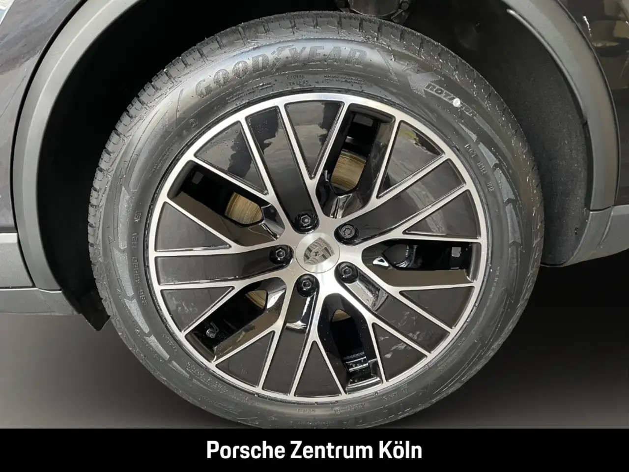 Porsche Macan 4 Surround-View BOSE Luftfederung 21-Zoll 11